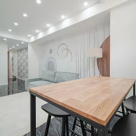 Flat Next To Mairie Des Lilas - Ii *